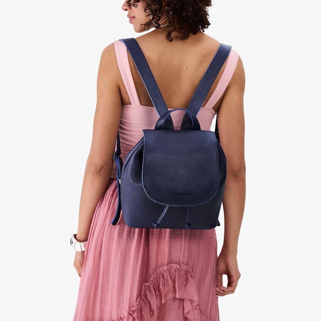 Bucket Backpack - Famous | Online Store