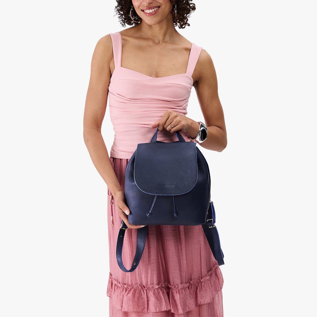 Bucket Backpack - Famous | Online Store
