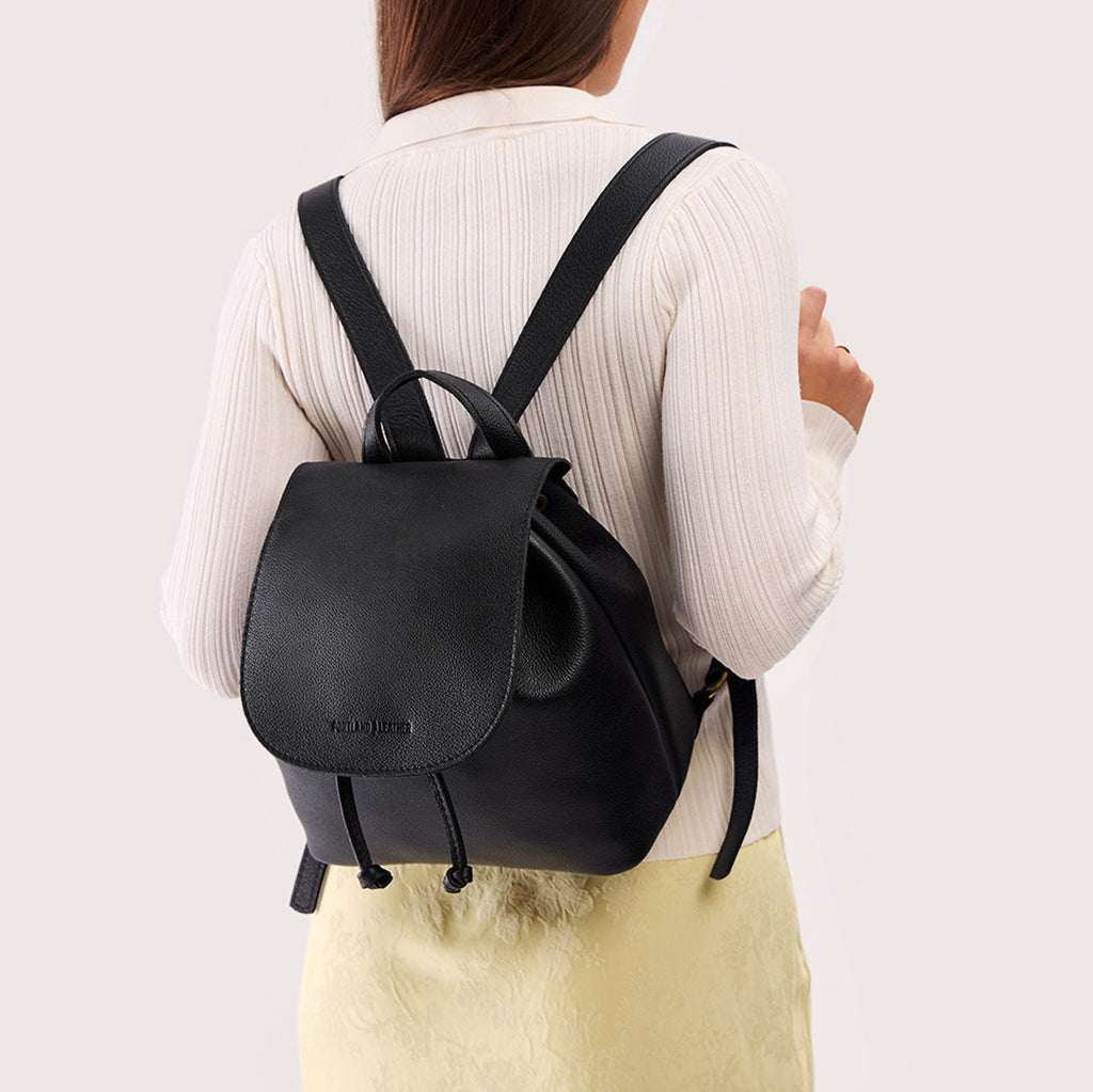 Bucket Backpack - Famous | Online Store