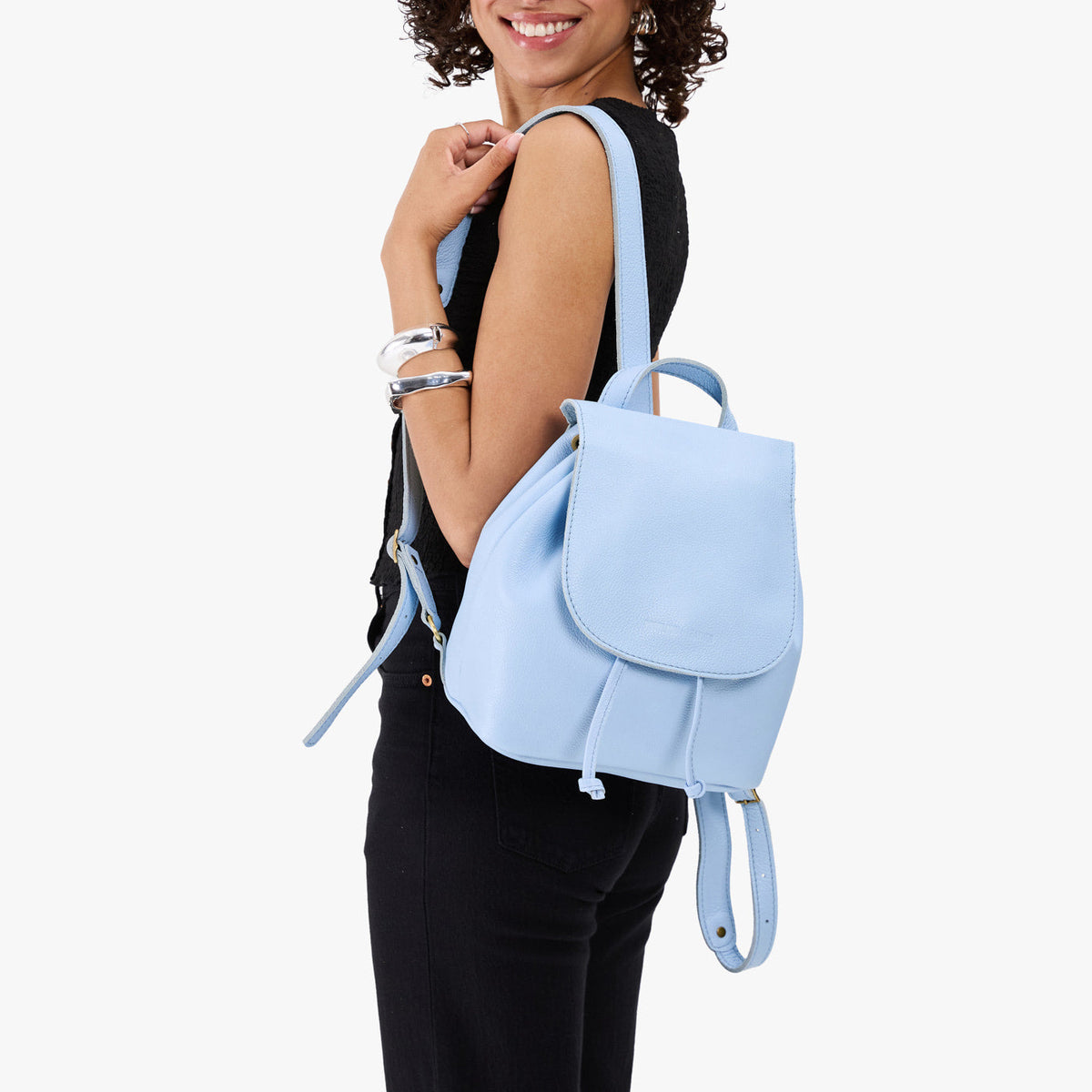 Bucket Backpack - Famous | Online Store