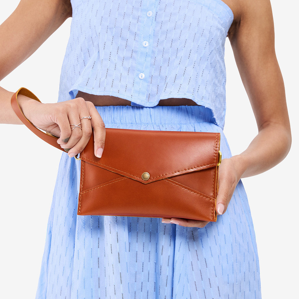 Bolso cruzado convertible tipo sobre
